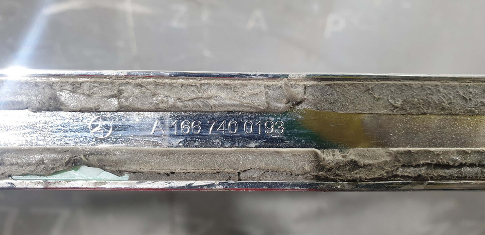 Молдинг крышки багажника Mercedes ML GLE (W166) 11-18 Б/У Оригинал A1667400193