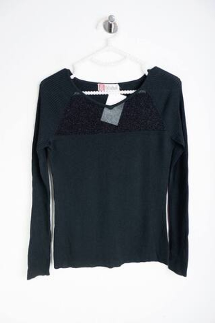 Джемпер с блестящей ниточкой, визуально на 42 размер