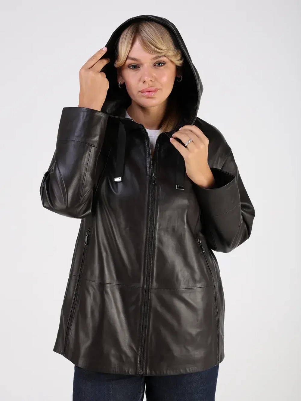 Кожаная куртка демисезонная с капюшоном