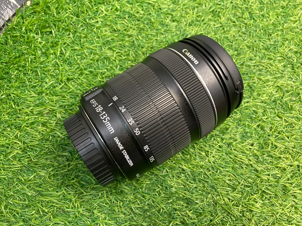 Canon EF-S 18-135mm 3.5-5.6 IS STM
