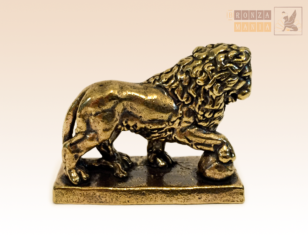 фигурка Лев с шаром левый