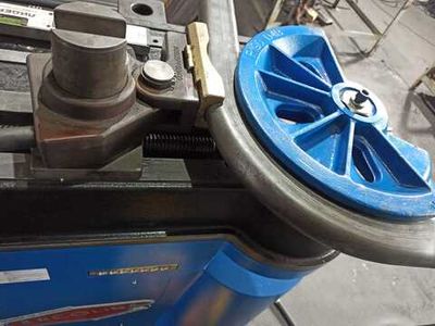 Гибка металлических труб овального сечения по радиусу - услуги