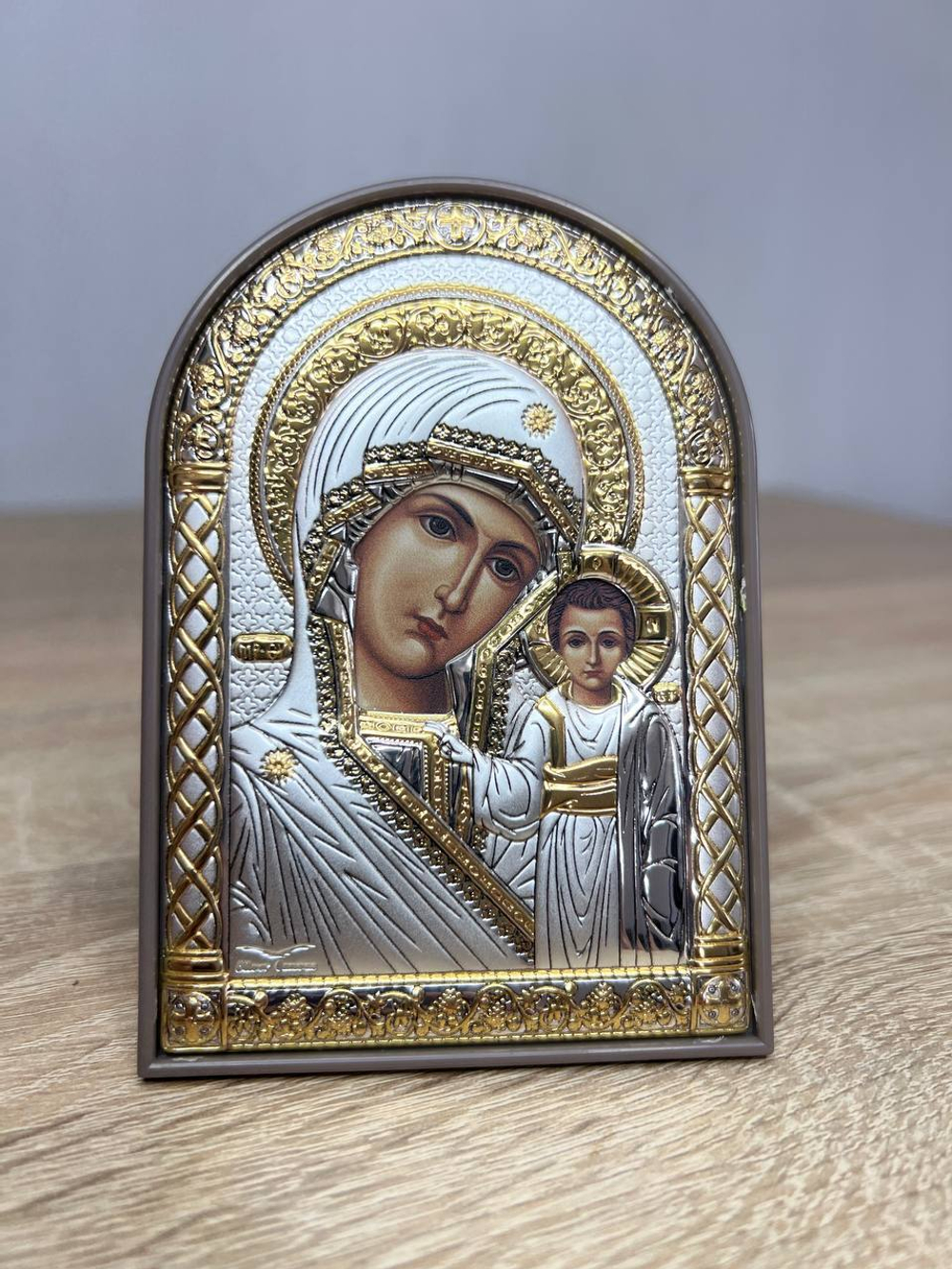 Казанская БМ, икона арочная, пластик коричневый 80х115