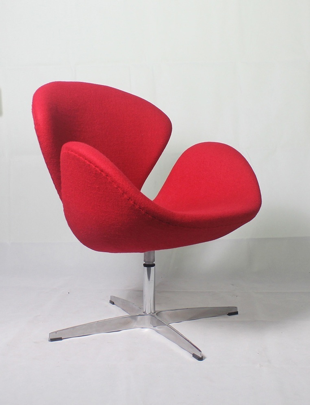 Вращающееся кресло Swan текстиль