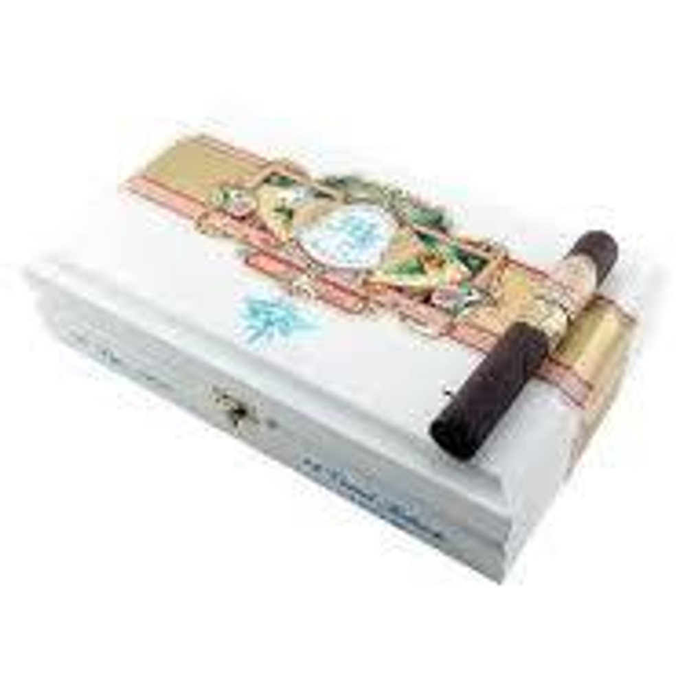 My Father Le Bijou 1922 Petit Robusto