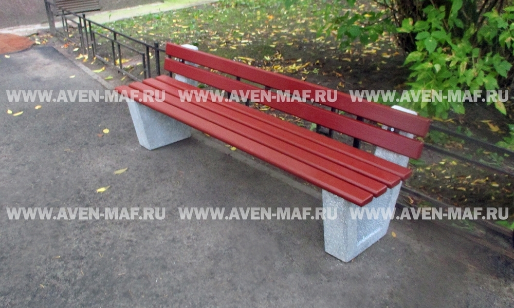Скамейка на бетонном основании