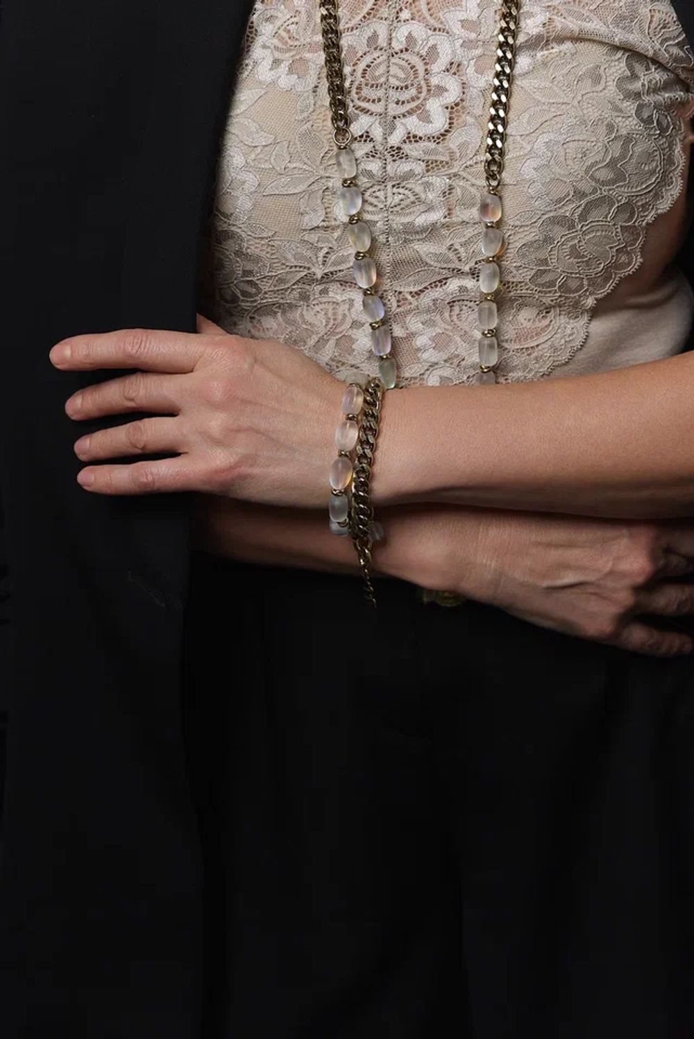 Браслет цепи и опалы, оттенок золото