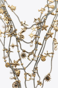 ZARA МЕТАЛЛИЧЕСКОЕ ОЖЕРЕЛЬЕ С МОРСКИМИ ШАРМАМИ, ЗОЛОТОЙ/СЕРЕБРЯНЫЙ