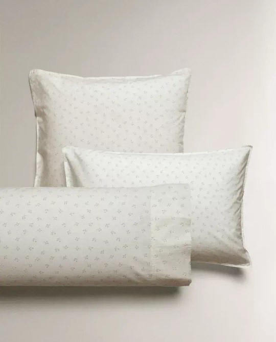 ZARA HOME ДЕТСКАЯ НАВОЛОЧКА С ЦВЕТОЧНЫМ ПРИНТОМ, СИНИЙ