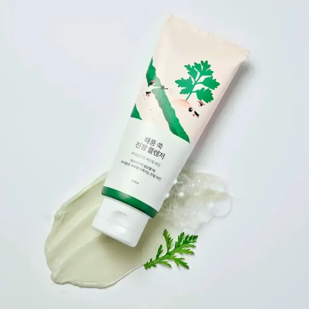 ROUND LAB Успокаивающая пенка для умывания с экстрактом полыни Mugwort Calming Cleanser 150 мл.