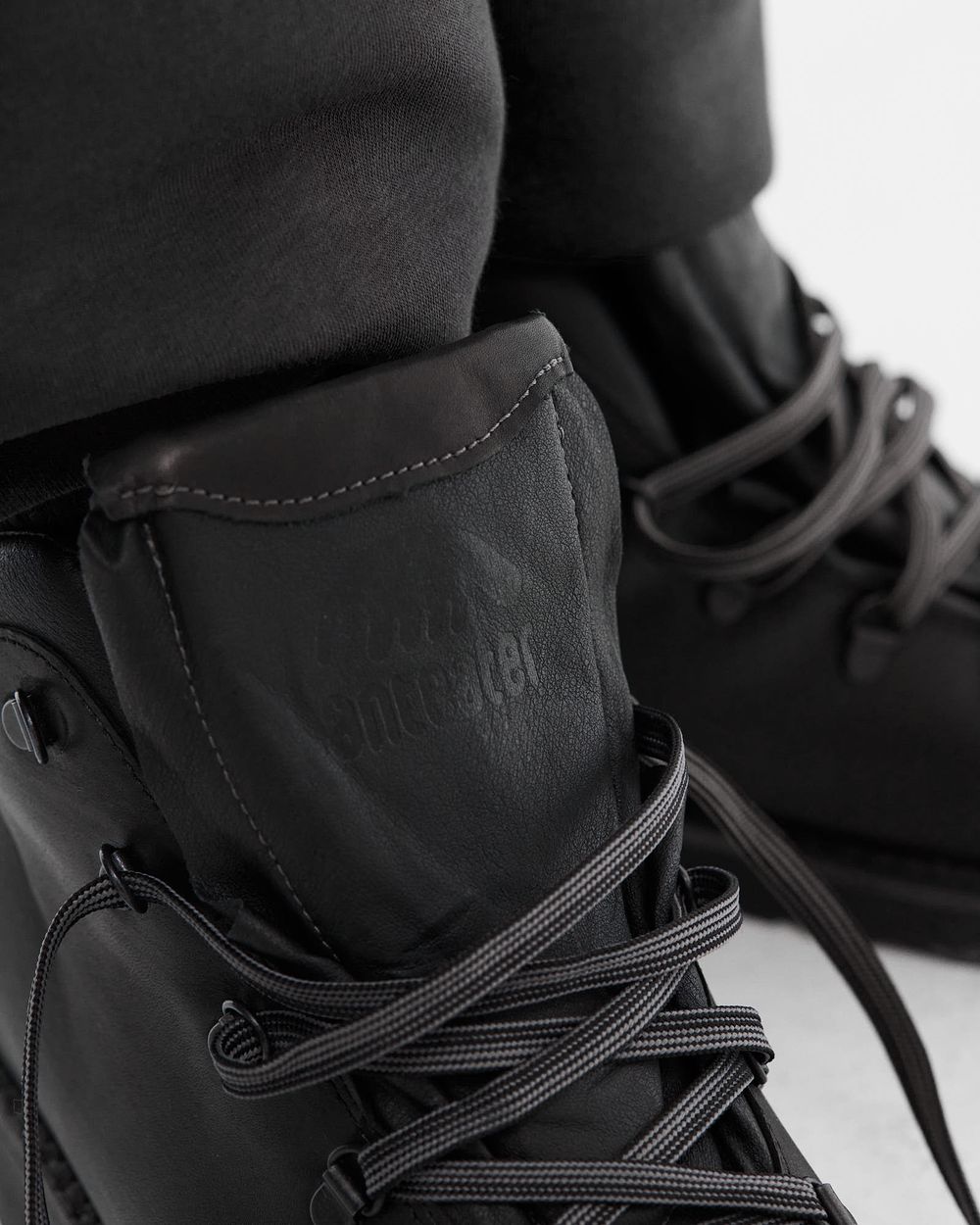 Ботинки Anteater Hiker черные