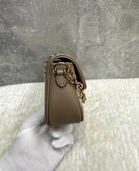 Кошелек женский Louis Vuitton Ivy на цепочке бежевый