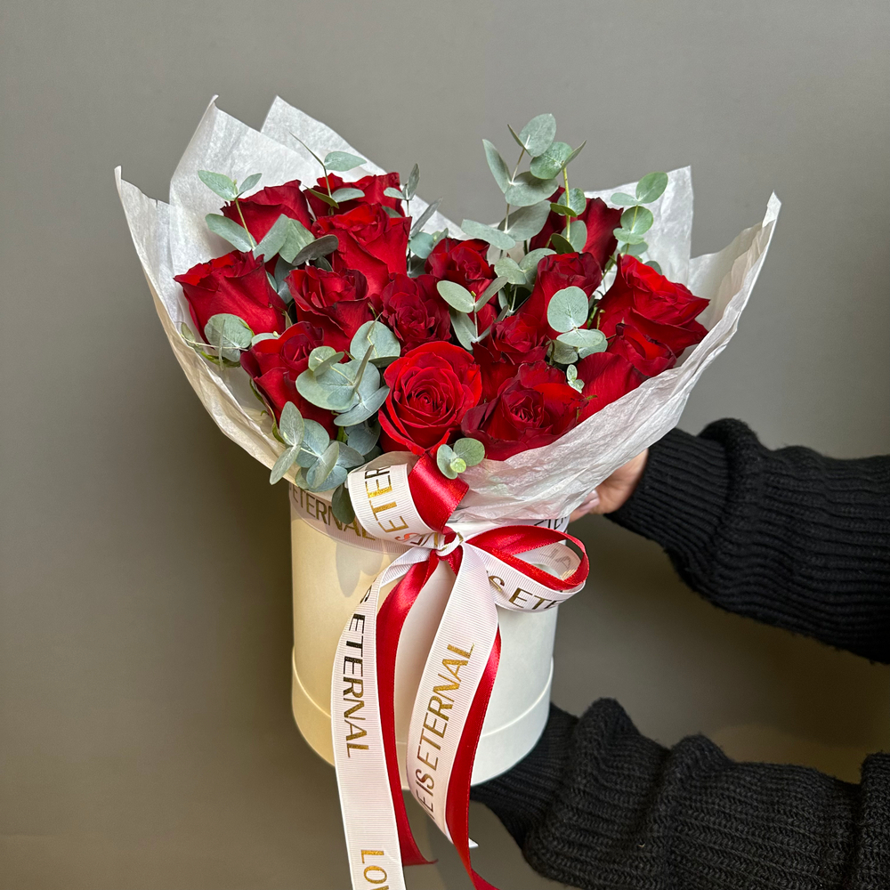 Композиция "Карат BOX"(красная роза в шляпной коробке )