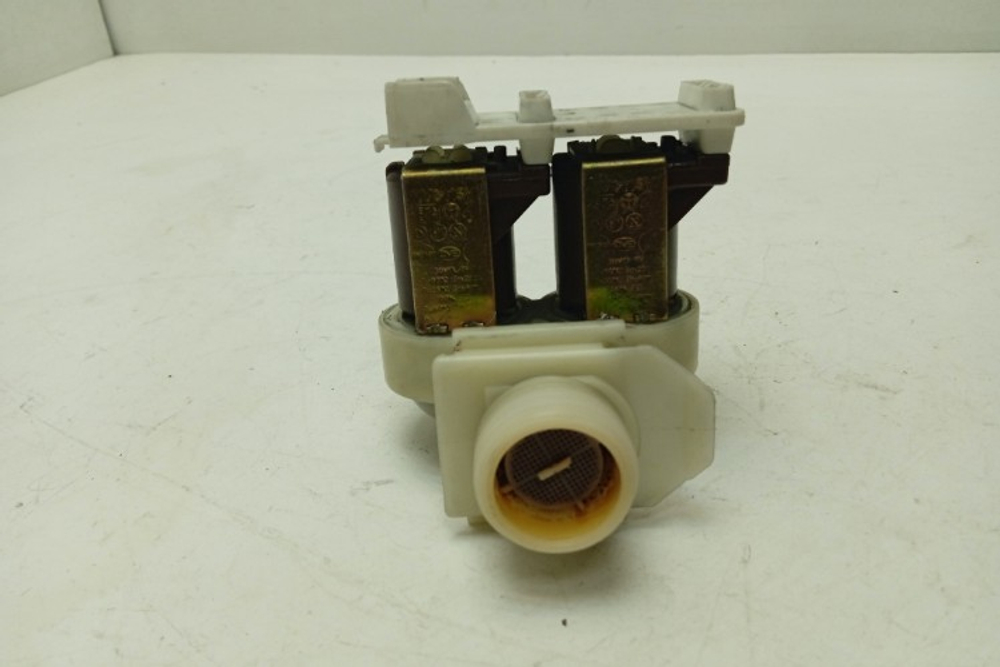 S1WTF3002A кт143 Клапан подачи воды для стиральной машины Siemens S1WTF3002A б/у