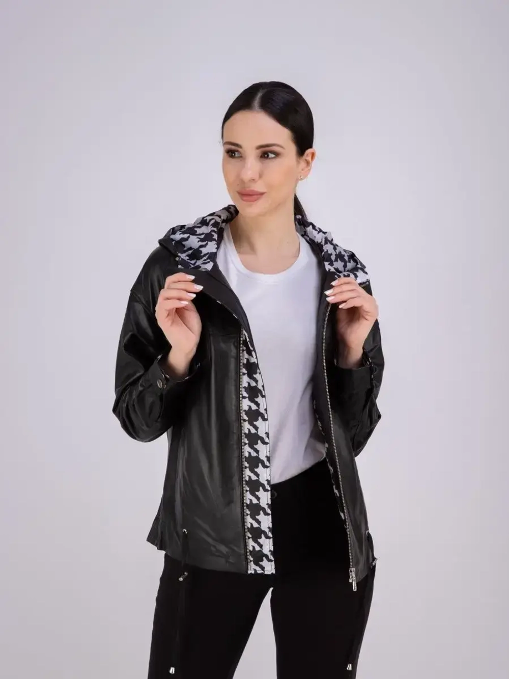 Куртка женская из натуральной кожи с капюшоном Турция