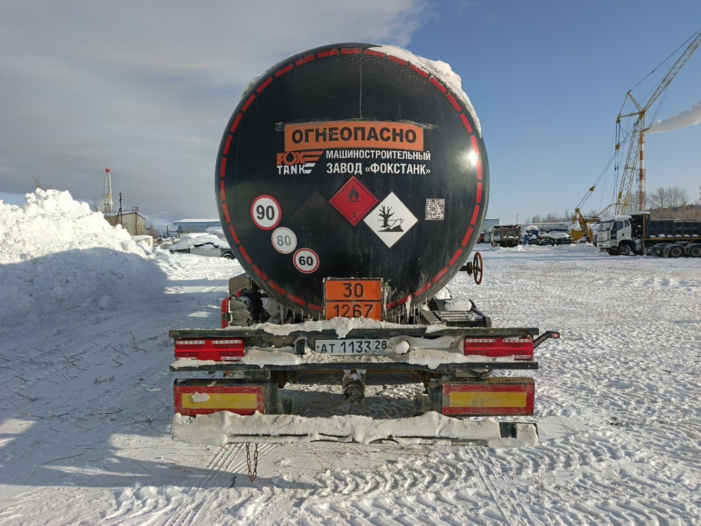 FoxTank 8777 Полуприцеп цистерна 877721 (светлые нефтепродукты)