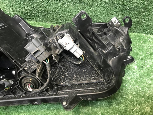 Фара левая Toyota Rav 4 CA40 (2015-2019) LED