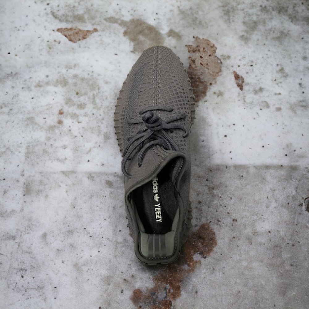 Adidas Yeezy Boost 350 V2 Premium • Cinder