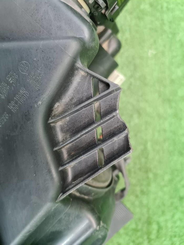 Фара правая Nissan Qashqai 2 j11 2017-2023 галоген