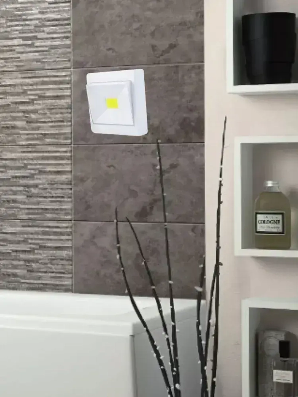 Светильник настенный беспроводной с клавишей на батарейках RUSSTA2