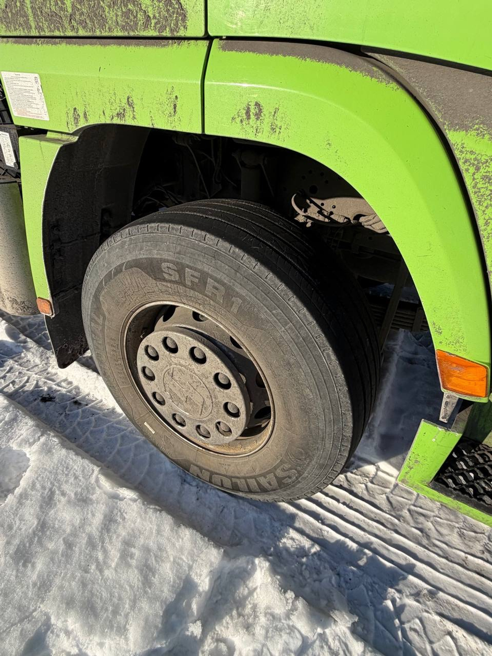 Shacman (Shaanxi) SX* 6x4 Автобетоносмеситель SX5258GJB6R384 (Дизельный, 9,7 л, 329 л.с., МТ)