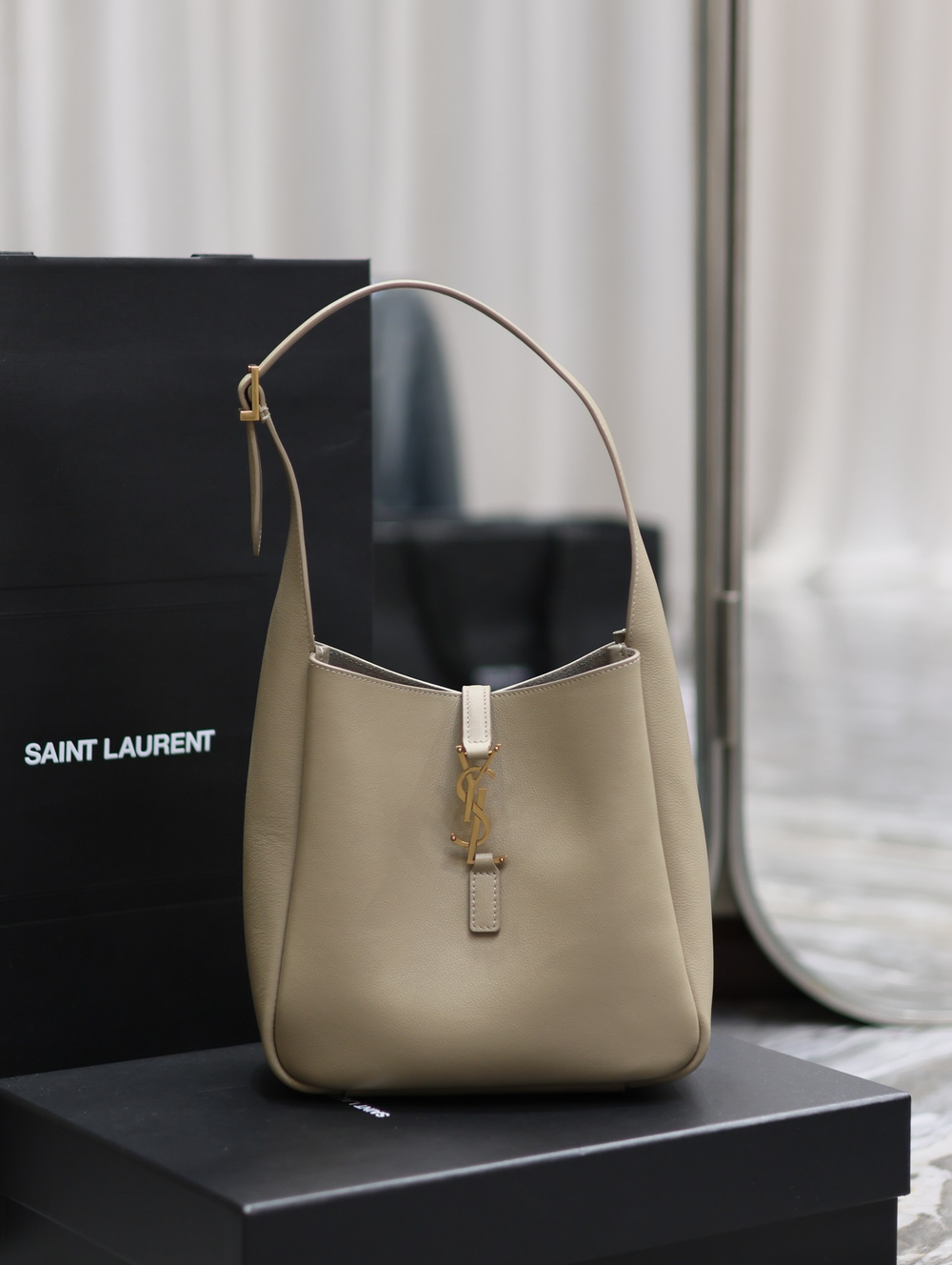 Saint Laurent Small Le 5 A 7 23 cm