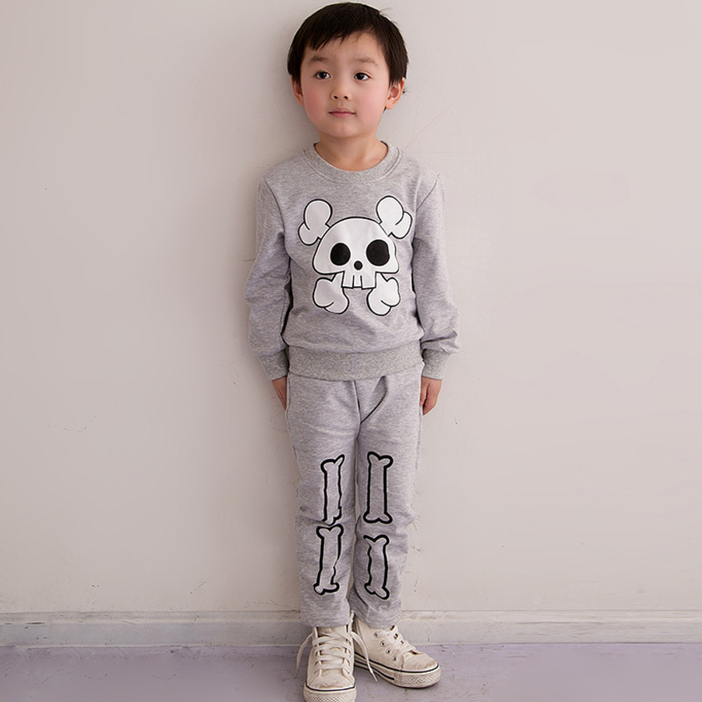 Костюм детский из брюк и толстовки с принтом черепа