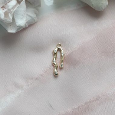 Подвеска в форме капли с фианитами 20*7 мм, позолота, П273