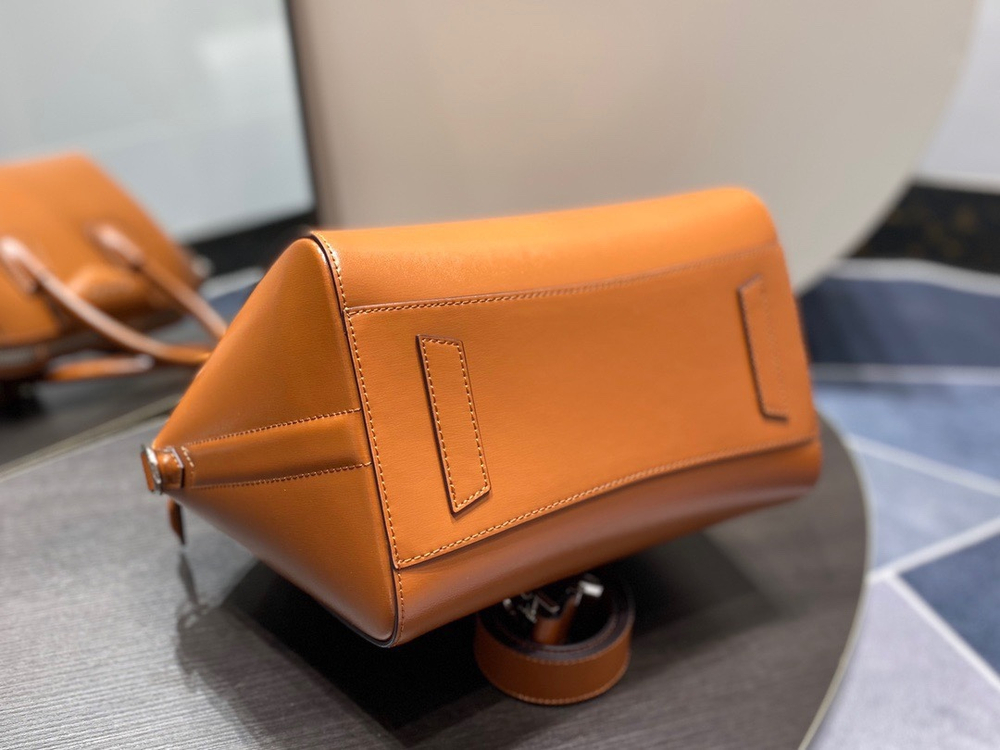 Givenchy Antigona Small 28 cm