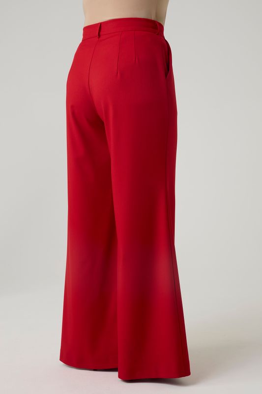 Брюки расклешенные со стрелками, красный