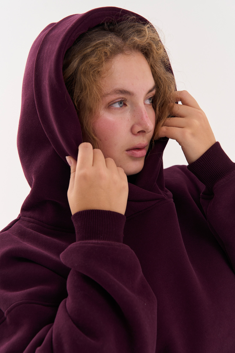 Худи из футера с начесом в винном цвете