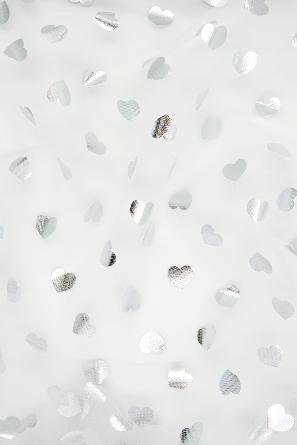 Фатин средней жёсткости фольгированный белый с серебристыми сердечками метражом