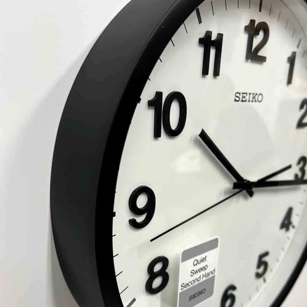Настенные часы Seiko QXA640KN
