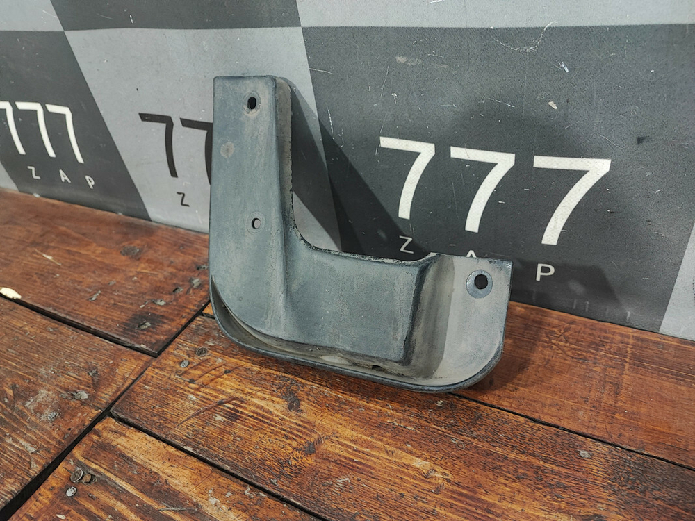 Брызговик передний правый Kia Rio 4 X-Line 17-нв Б/У Оригинал 86832H0500