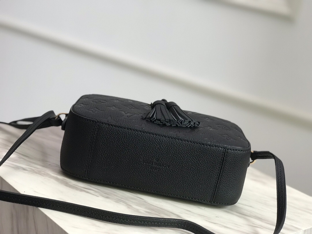 Louis Vuitton Saintonge
