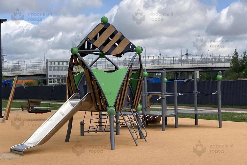 Спортивно-игровой комплекс Молекула-3 с лепестками