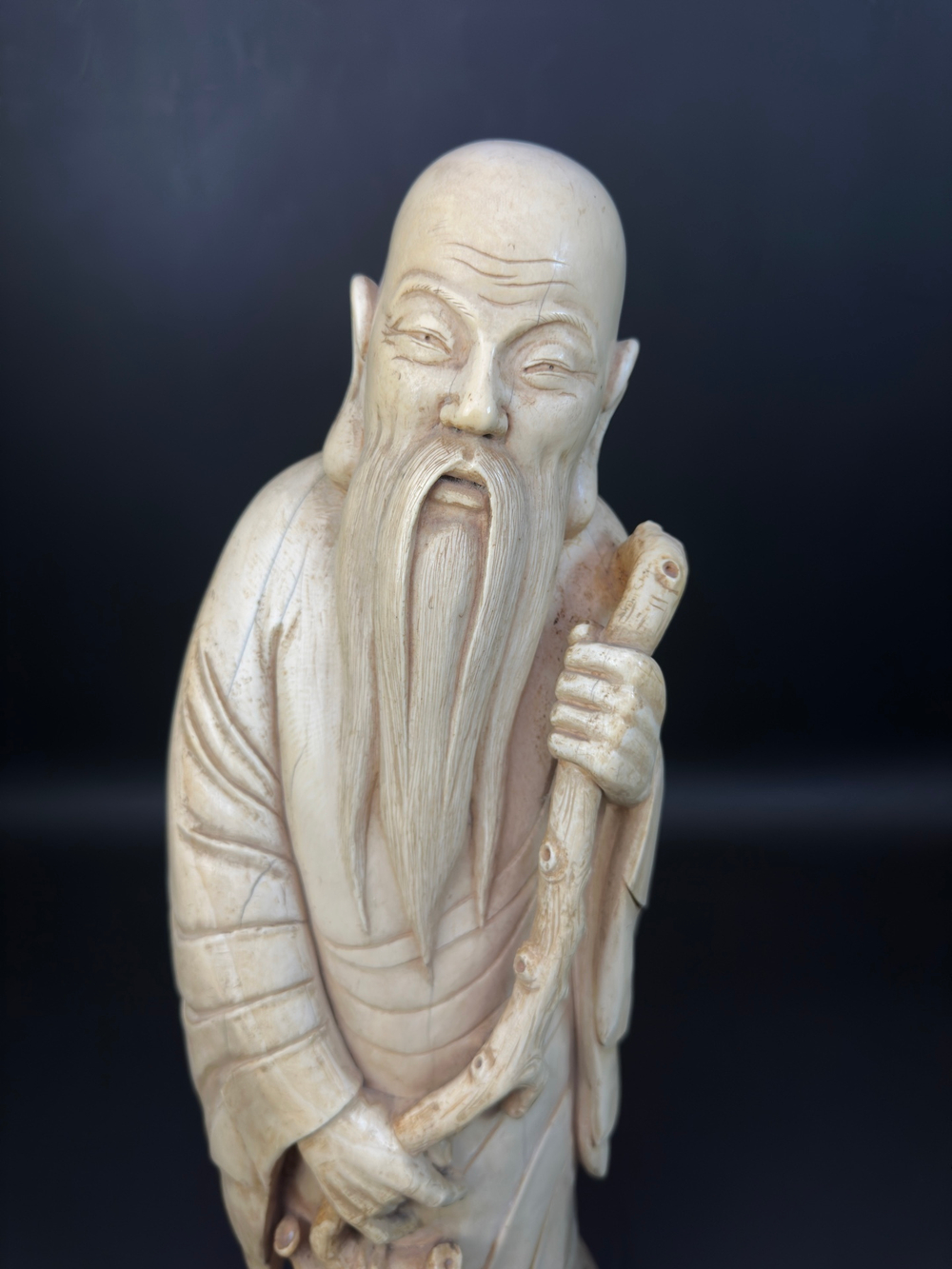 Массивная скульптура из кости — Шоу-Син