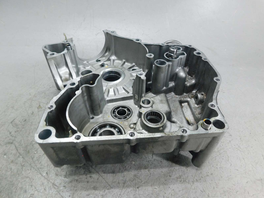 Левая часть картера Suzuki Gladius SFV400 VK58A K-510