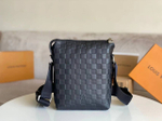 Сумка-мессенжер Louis Vuitton
