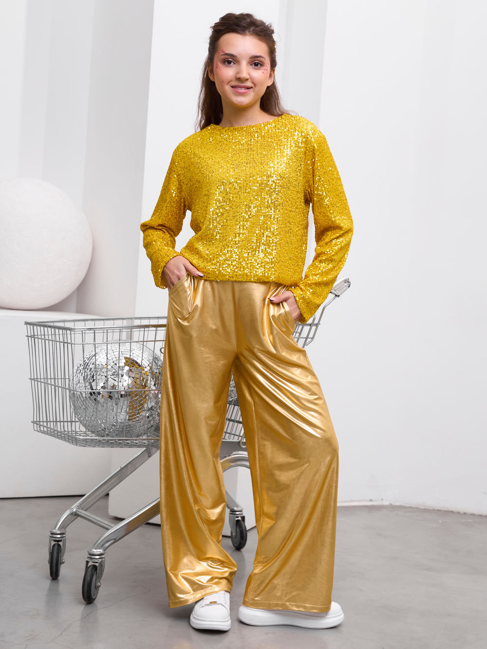 Костюм брючный праздничный с пайетками для девочки жёлтый