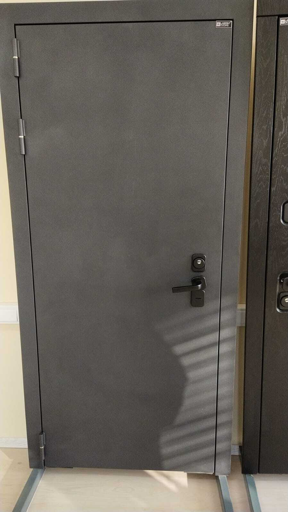 Дверь Входная Лабиринт ACUSTIC Зеркало фацет Белый софт