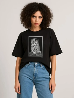 Футболка оверсайз с принтом и обрезной горловиной