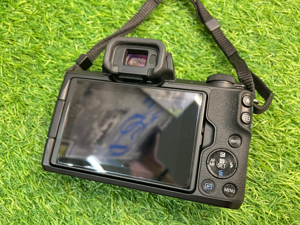 Canon EOS M50 Kit 15-45mm 3.5-6.3 IS STM