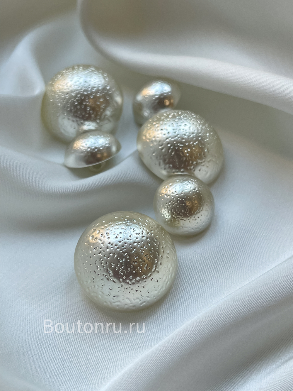 Пуговицы полусфера с вкраплениями матовое серебро