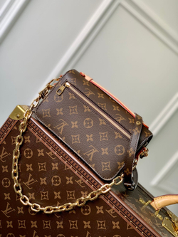 Louis Vuitton Pochette Metis East West
