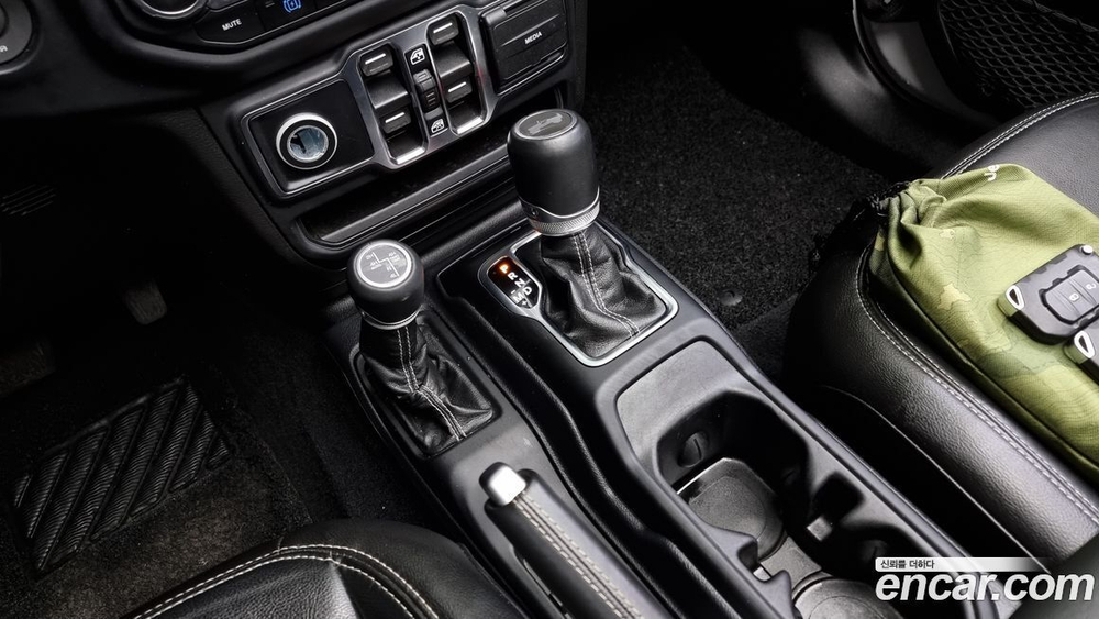 Jeep Wrangler (JL) 2.0 Overland Power Top 4 даери 4xe (12.2021)