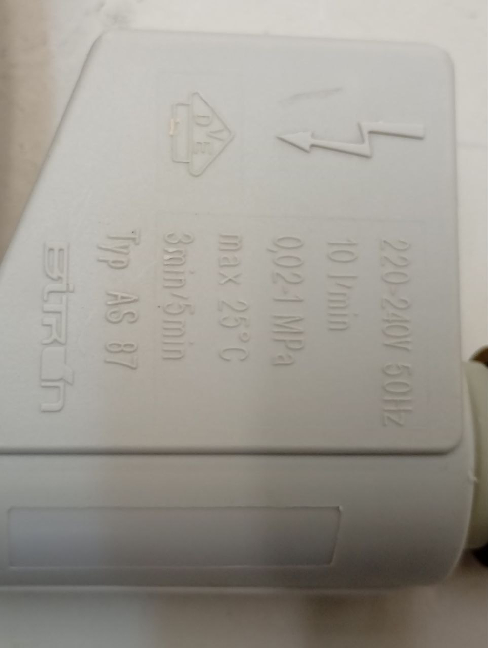 WFXI2840EU кт22 Заливной шланг с аквастопом для стиральной машины Bosch Siemens Neff 667327 б/у