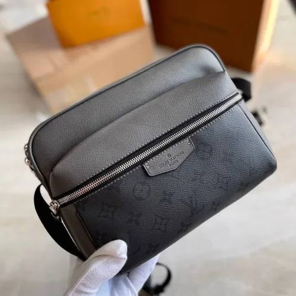 Сумка-мессенджер Louis Vuitton