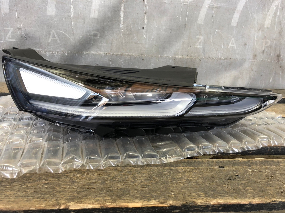 Фара правая LED Hyundai Santa Fe 4 (TM) 18-21 Б/У Оригинал 92208S1000