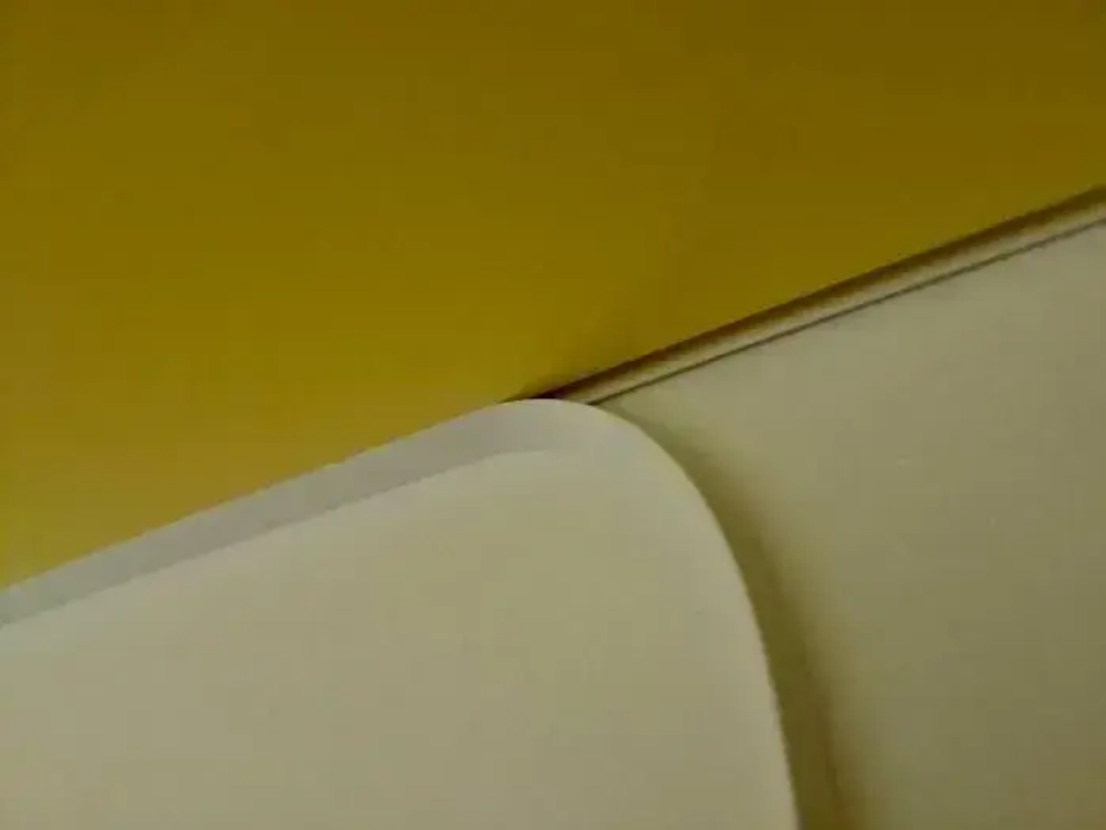 Вставка заглушка для натяжного потолка, 20 м, белая / плинтус ленточный для маскировки стыков в ванной, кухне и комнате